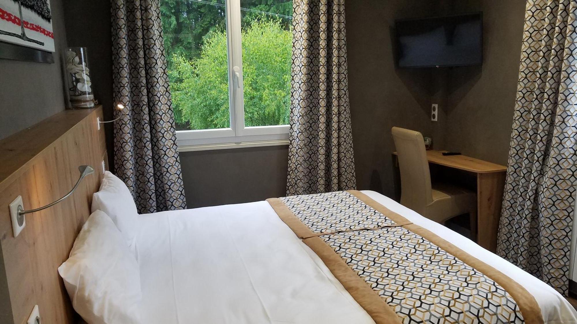 Logis Hotel Beau Site Loubaresse  Exterior foto